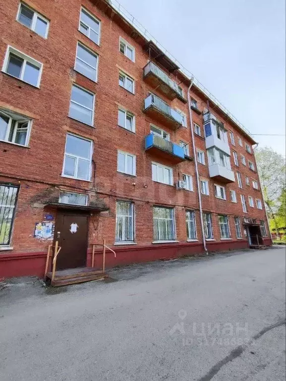 3-к кв. Кемеровская область, Инской пгт ул. Ильича, 12 (55.9 м) - Фото 0