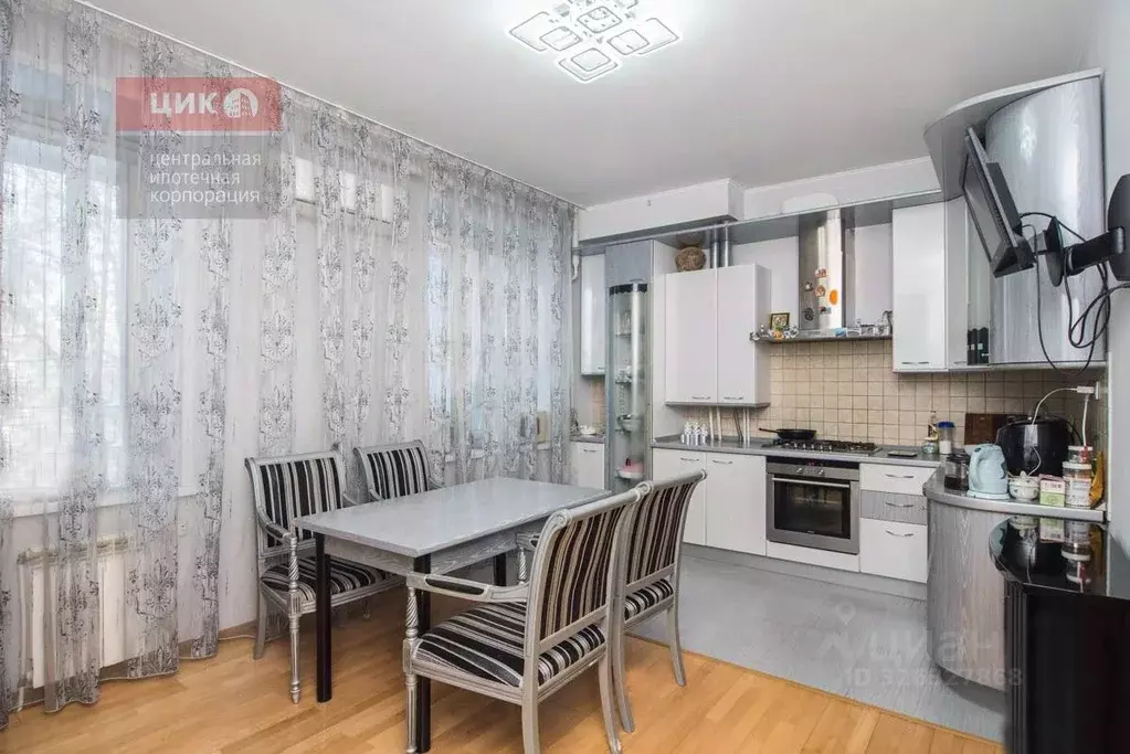 3-к кв. Рязанская область, Рязань ул. Есенина, 65к1 (124.2 м) - Фото 1