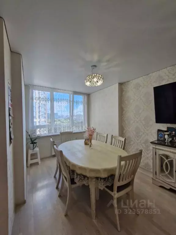 3-к кв. Башкортостан, Уфа Коммунистическая ул., 109 (83.3 м) - Фото 1