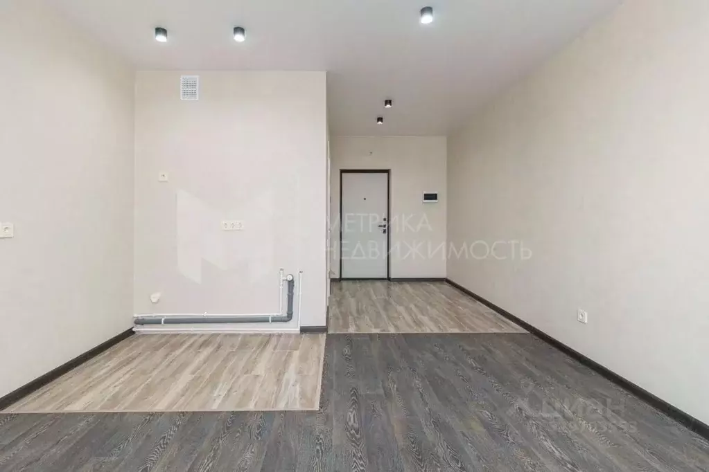 Студия Тюменская область, Тюмень Интернациональная ул., 199А (29.3 м) - Фото 1