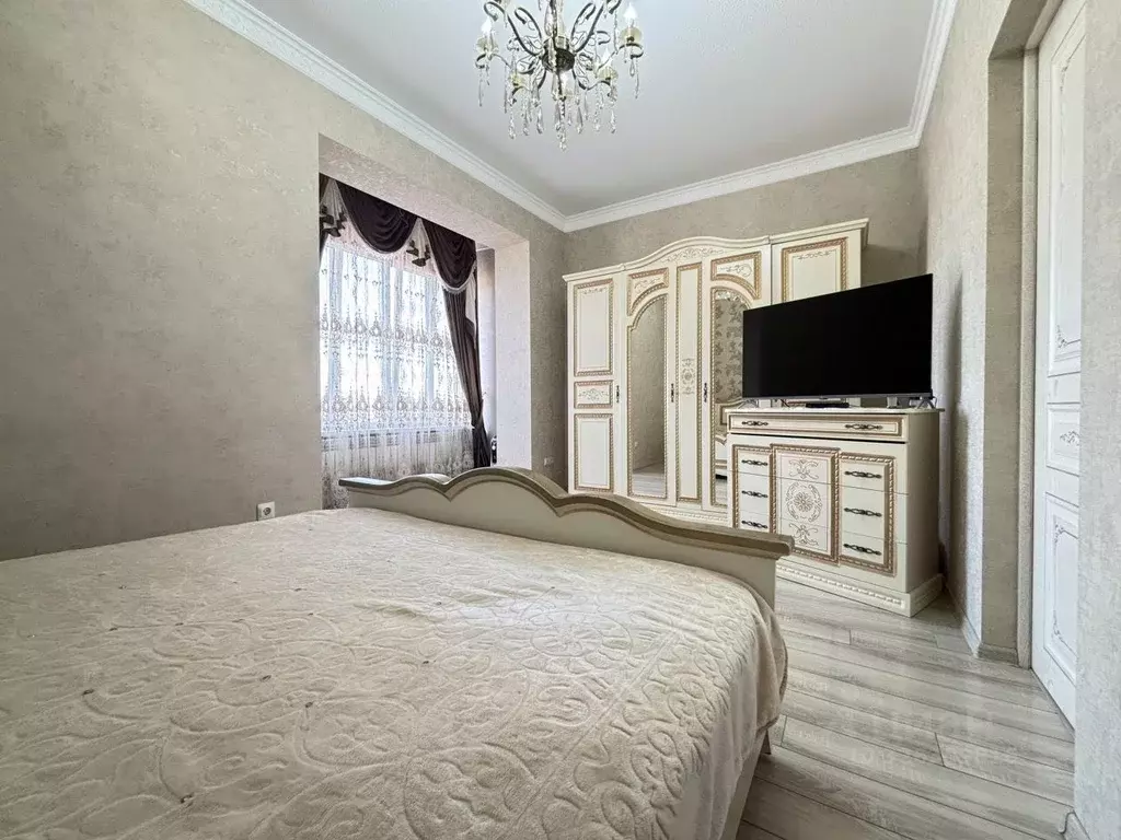 2-к кв. Кабардино-Балкария, Нальчик Оранжерейная ул., 7А (70.0 м) - Фото 0