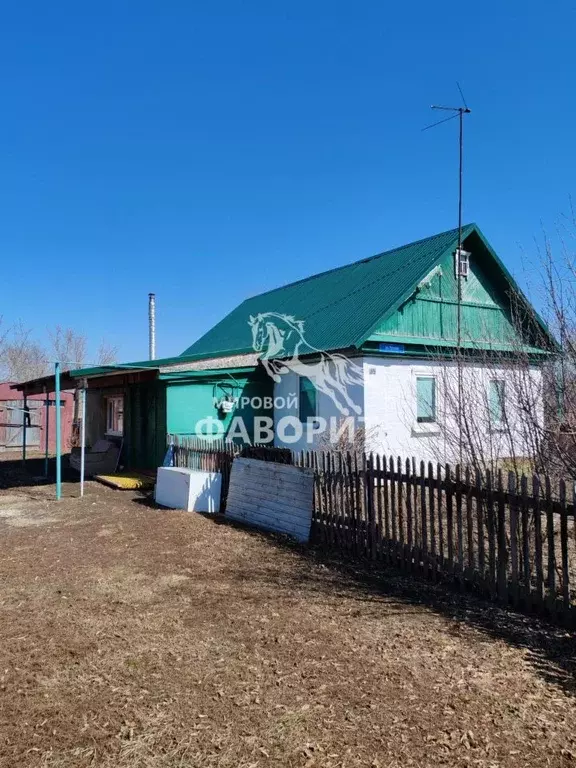 Дом в Оренбургская область, Беляевский район, Крючковский сельсовет, ... - Фото 0
