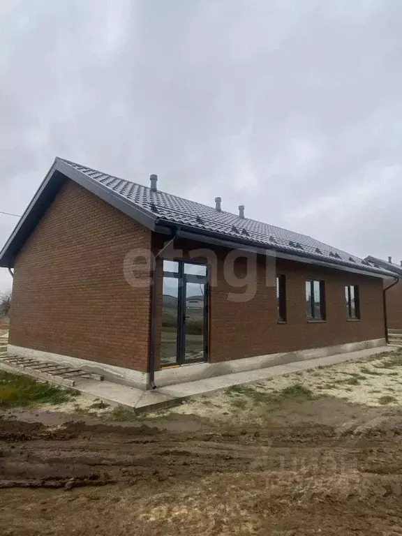 Дом в Калмыкия, Элиста ул. Транспортная (100 м) - Фото 1