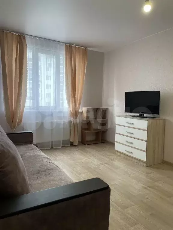1-к. квартира, 39 м, 3/10 эт. - Фото 0