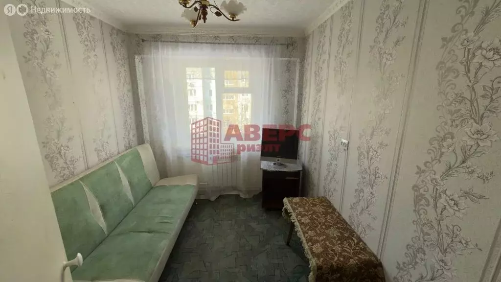 3-комнатная квартира: Омск, улица Декабристов, 110 (49.3 м) - Фото 1