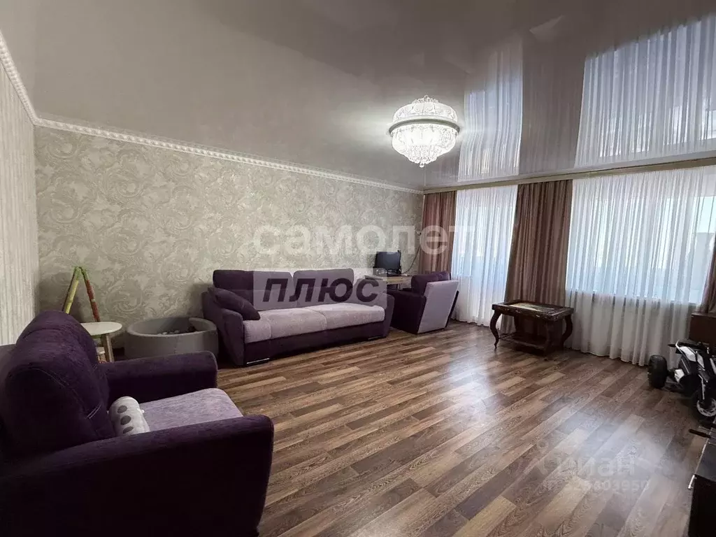 3-к кв. Самарская область, Сызрань ул. Есенина, 13 (90.5 м) - Фото 0