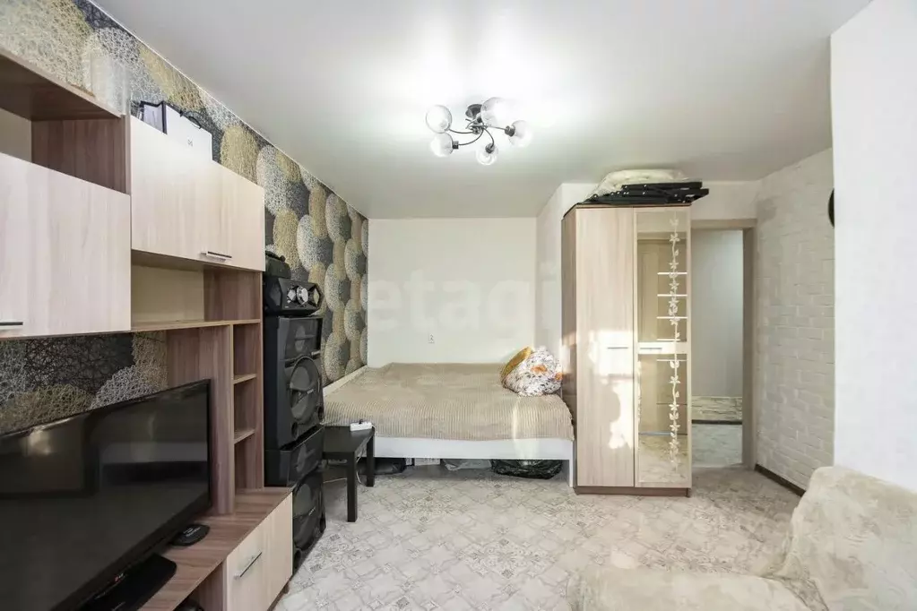 1-к кв. Тюменская область, Тюмень ул. 50 лет Октября, 47 (30.6 м) - Фото 1
