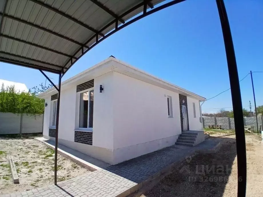 Дом в Крым, Симферопольский район, Добровское с/пос, с. Пионерское ул. ... - Фото 2