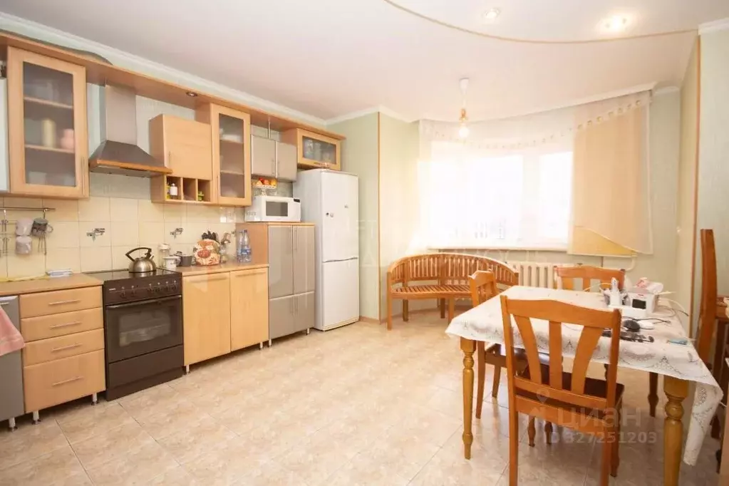 3-к кв. Тюменская область, Тюмень ул. 50 лет Октября, 1 (104.0 м) - Фото 1