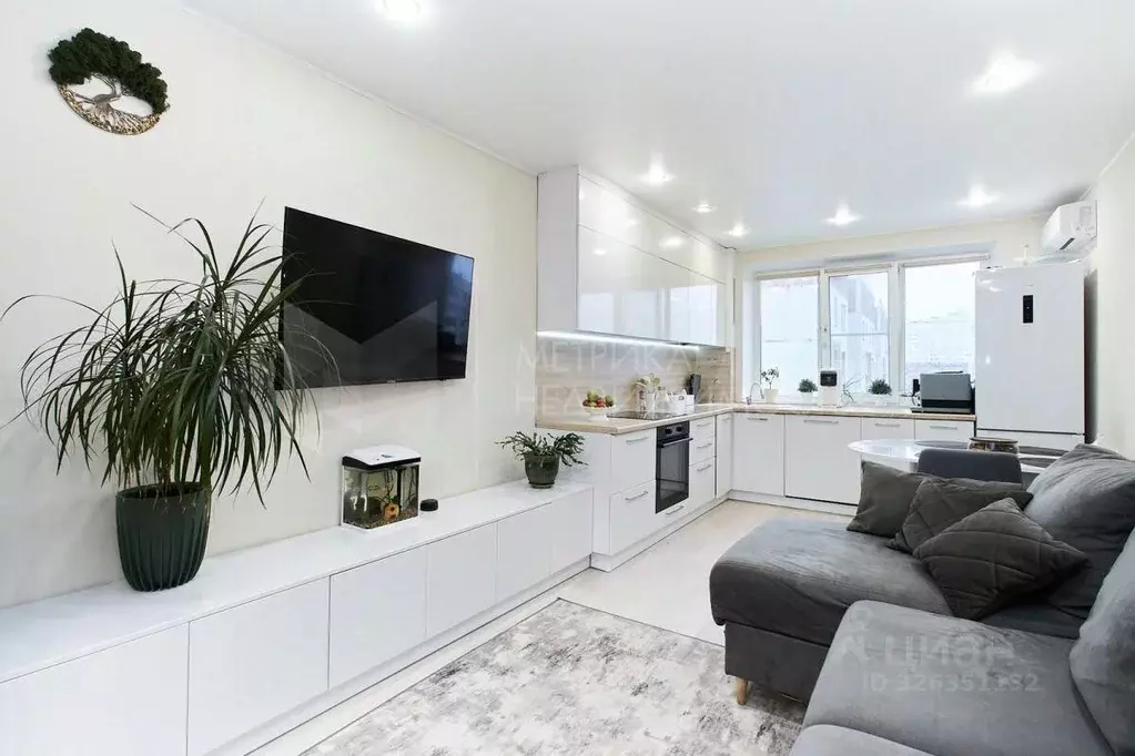 3-к кв. Тюменская область, Тюмень Холодильная ул., 54/2 (69.7 м) - Фото 1