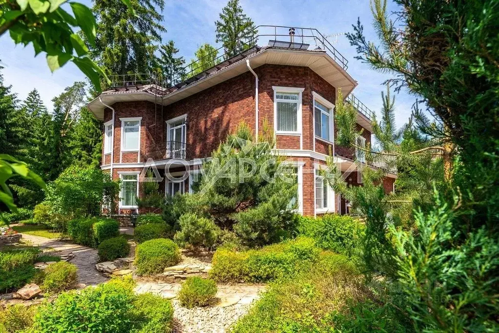 Дом в Москва д. Уварово, ул. Ирбис, 108 (450 м) - Фото 1