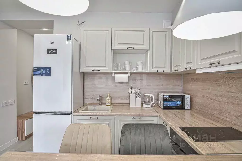 Студия Сахалинская область, Южно-Сахалинск ул. Имени И.П. ... - Фото 1