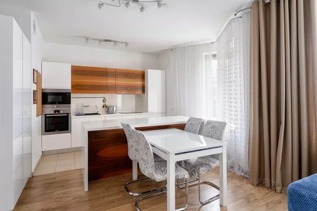 3-к кв. Московская область, Красногорск городской округ, Отрадное пгт ... - Фото 1