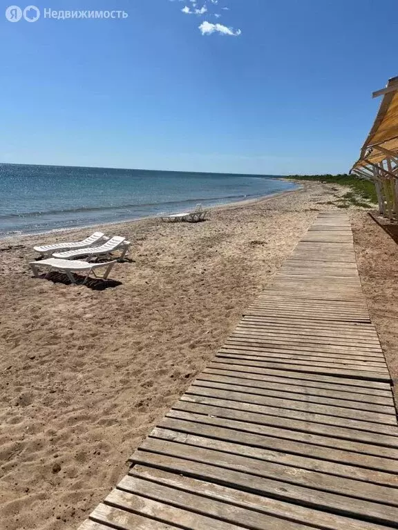 Участок в Сакский район, Штормовское сельское поселение, село Хуторок ... - Фото 0