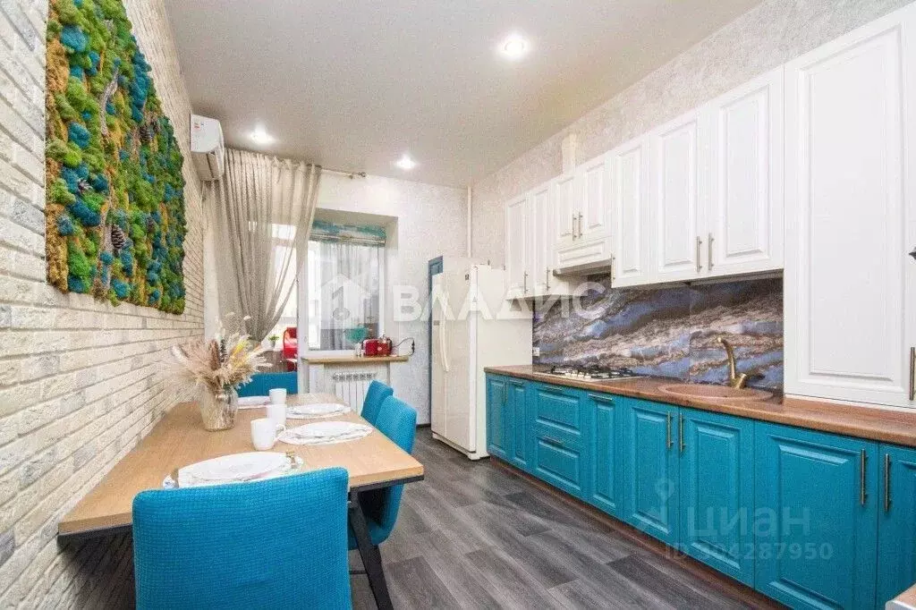 2-к кв. Саратовская область, Балаково ул. Набережная Леонова, 45 (82.0 ... - Фото 2