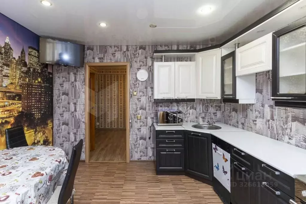 3-к кв. Тюменская область, Тюмень ул. 30 лет Победы, 14/1 (91.4 м) - Фото 1