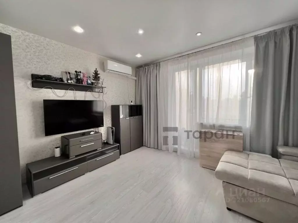 2-к кв. Челябинская область, Челябинск ул. Куйбышева, 37А (52.7 м) - Фото 1