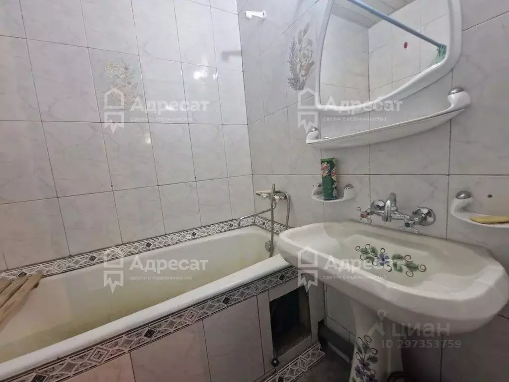 3-к кв. Волгоградская область, Волгоград ул. Маршала Еременко, 66 ... - Фото 1