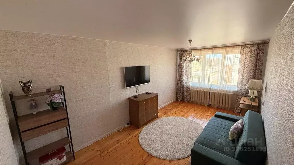 2-к кв. Ленинградская область, Лодейное поле ул. Гагарина, 6к2 (54.0 ... - Фото 1