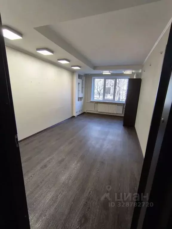 Офис в Оренбургская область, Оренбург Тракторная ул., 33 (110 м) - Фото 1