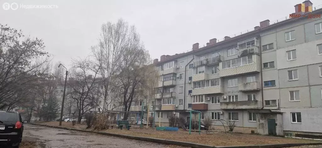 3-комнатная квартира: Партизанск, улица Селедцова, 15 (64 м) - Фото 1