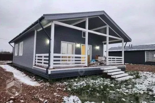 Дом в Новгородская область, Новгородский район, Ермолинское с/пос, д. ... - Фото 1