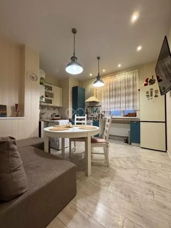 2-к кв. Волгоградская область, Волгоград ул. Имени Старшего Лейтенанта ... - Фото 1