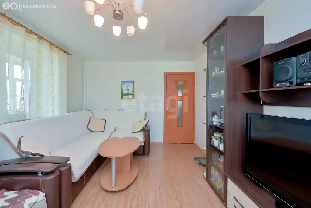 2-комнатная квартира: Тюмень, улица Монтажников, 2 (47 м) - Фото 1