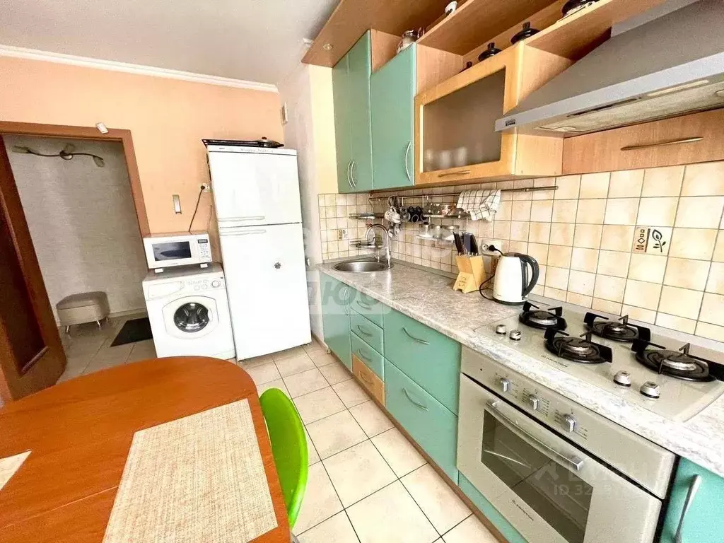 2-к кв. Омская область, Омск ул. 70 лет Октября, 10/2 (58.0 м) - Фото 1