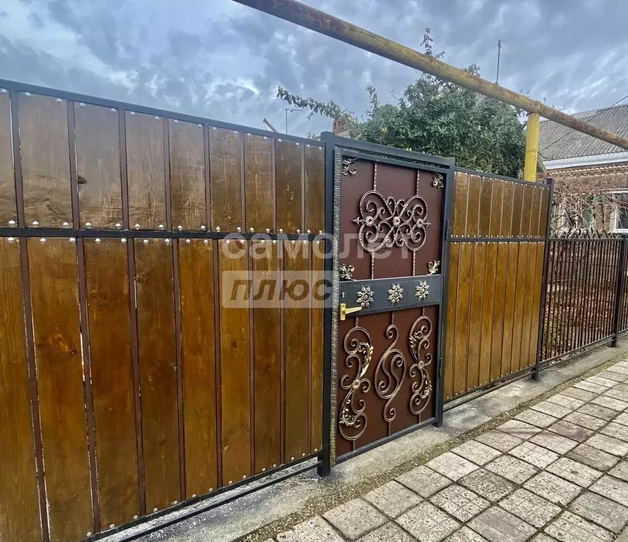 Дом в Краснодарский край, Приморско-Ахтарск ул. Заводская (34 м) - Фото 2