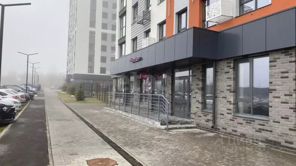 Помещение свободного назначения в Удмуртия, Ижевск ул. Цветочная, 12к2 ... - Фото 1