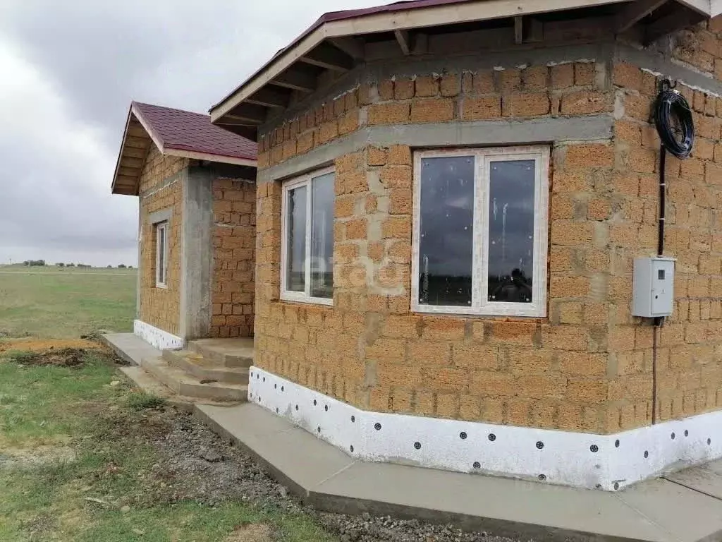 Дом в Крым, Красногвардейский район, с. Ленинское ул. Молодежная (112 ... - Фото 0