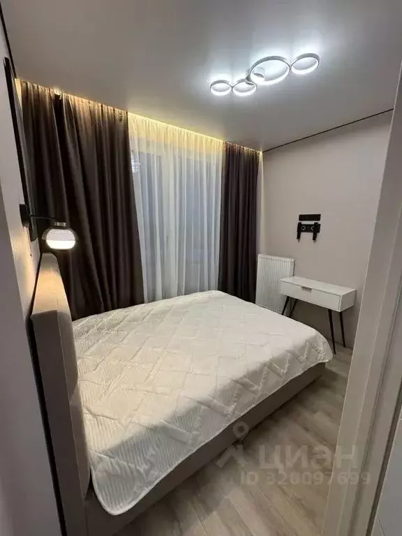 1-к кв. Тюменская область, Тюмень ул. Фармана Салманова, 1 (37.0 м) - Фото 1