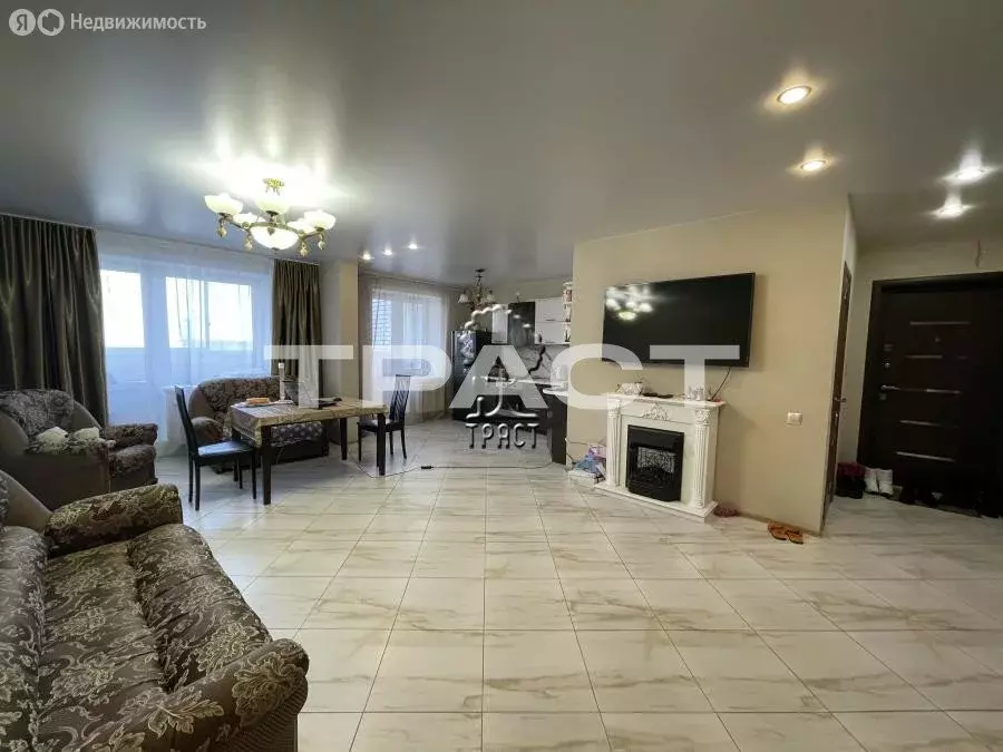 3-комнатная квартира: Воронеж, Олимпийский бульвар, 12 (80 м) - Фото 1