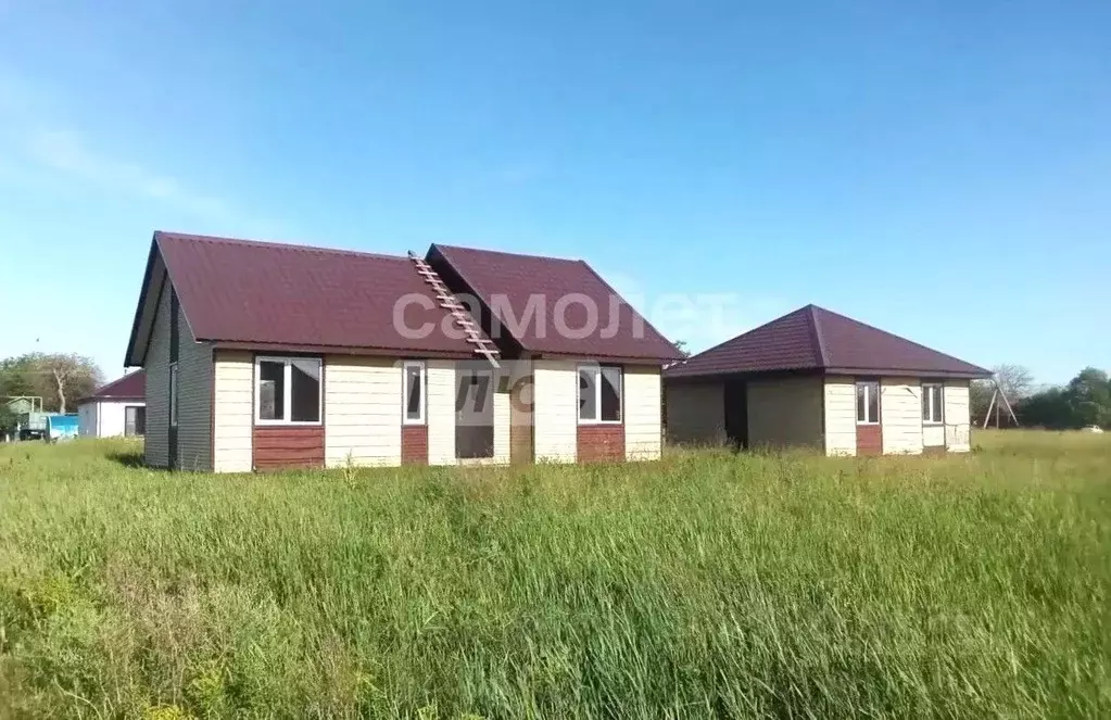 Дом в Краснодарский край, Ейский район, Кухаривское с/пос, Приазовка ... - Фото 1
