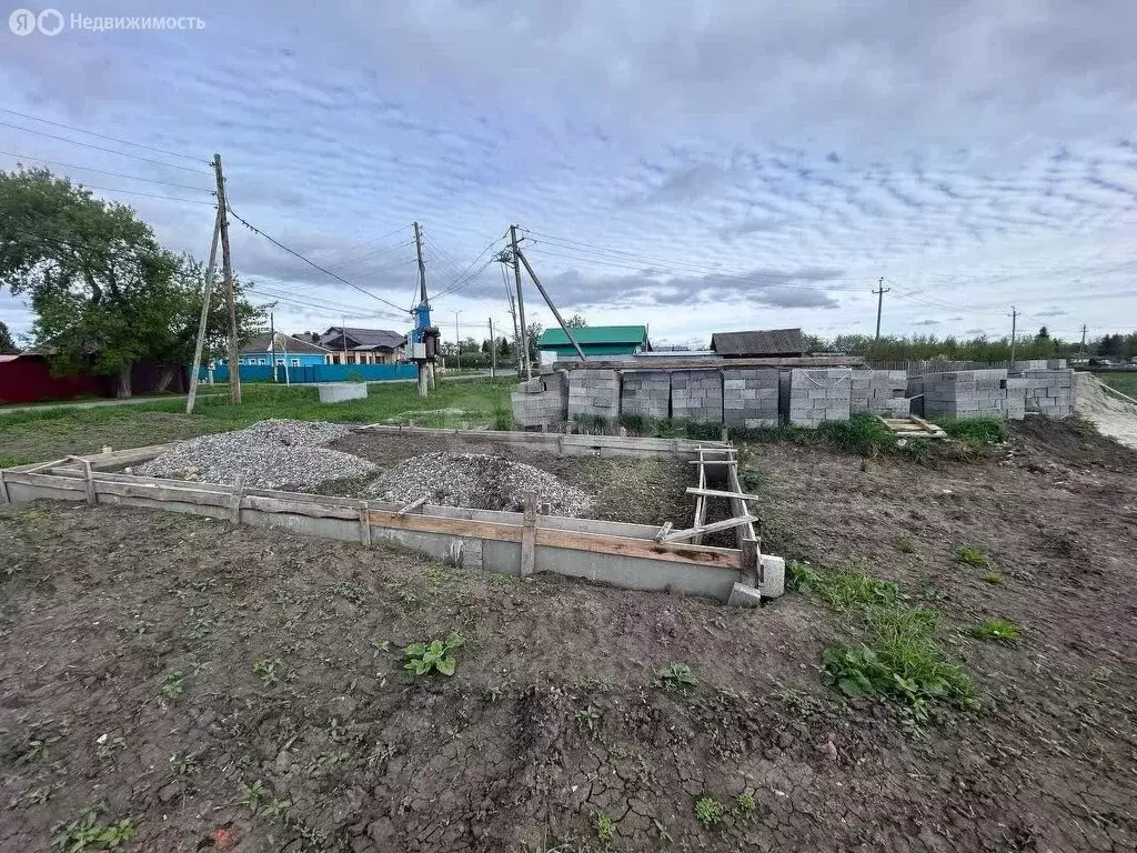 Участок в село Петелино, Первомайская улица (26 м) - Фото 1