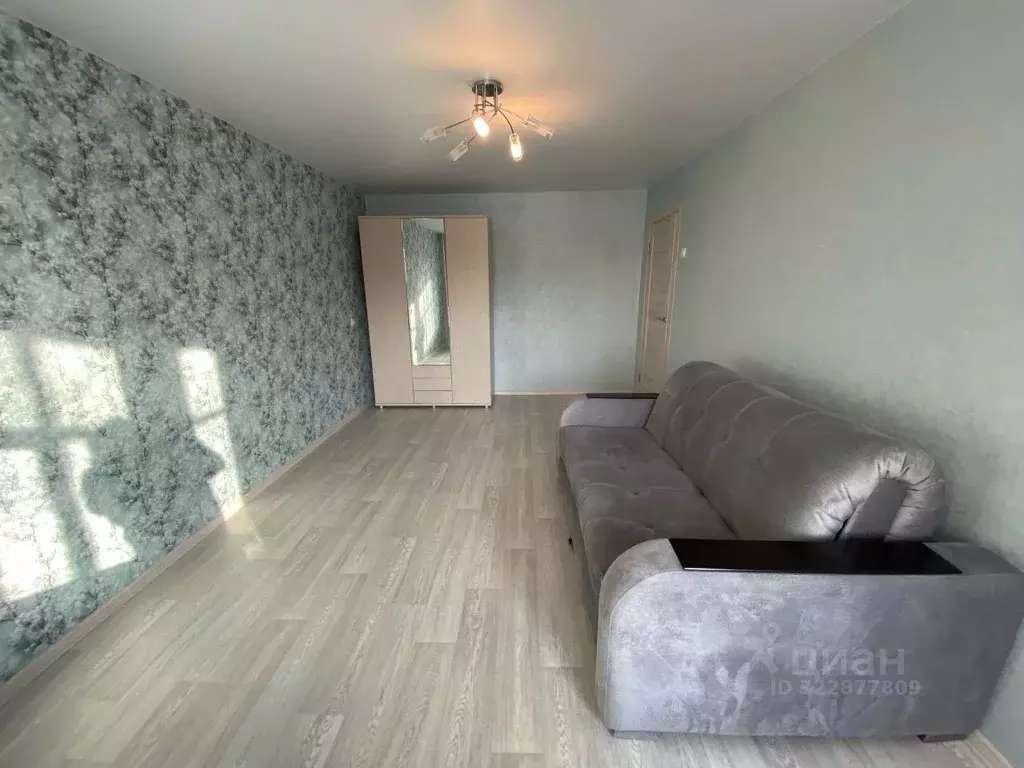 1-к кв. Кировская область, Кирово-Чепецк ул. 60 лет Октября, 5к3 (31.6 ... - Фото 1