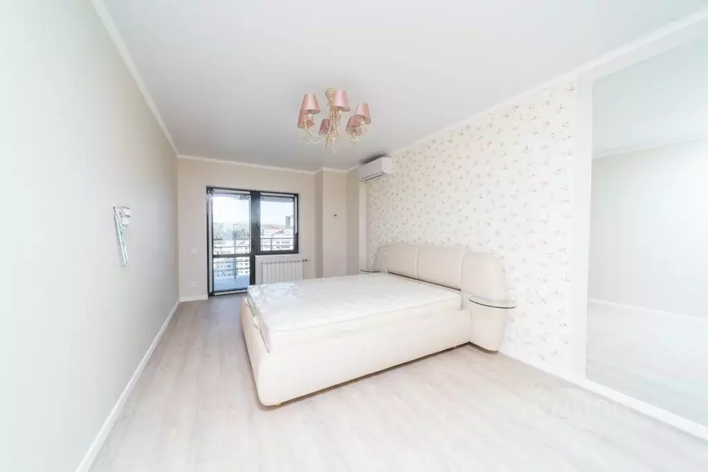 4-к кв. Краснодарский край, Сочи Новый Сочи мкр, ул. Пирогова, 30 ... - Фото 1