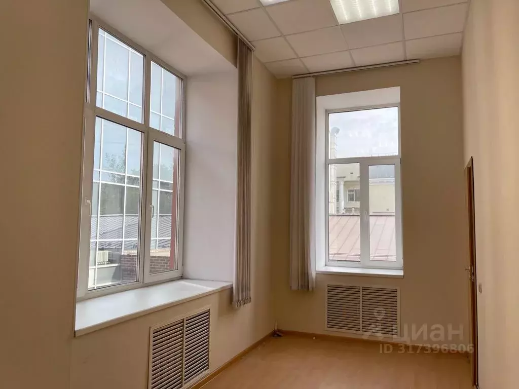 Офис в Москва ул. Шухова, 14С9 (20 м) - Фото 1