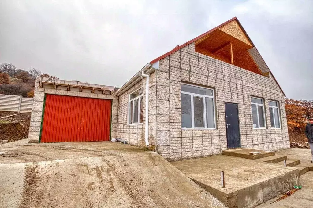 Дом в Крым, Алушта муниципальный округ, с. Лучистое пер. Волшебный ... - Фото 2