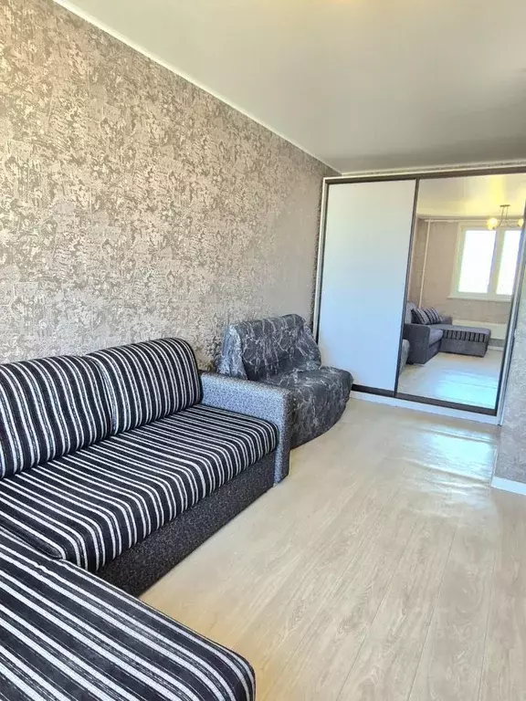 1-к кв. Самарская область, Тольятти ул. 70 лет Октября, 61 (32.3 м) - Фото 1