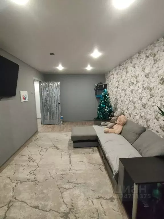 3-к кв. Челябинская область, Челябинск ул. Молодогвардейцев, 26 (77.3 ... - Фото 2