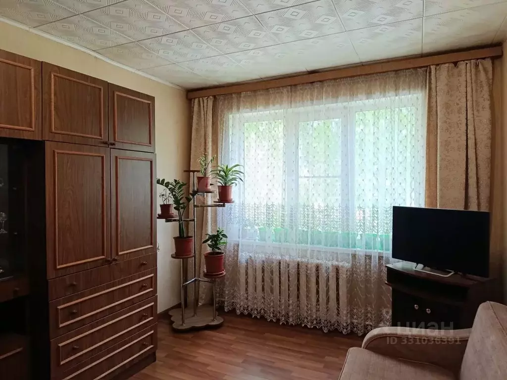 2-к кв. Псковская область, Остров пер. Освобождения, 6 (48.7 м) - Фото 1