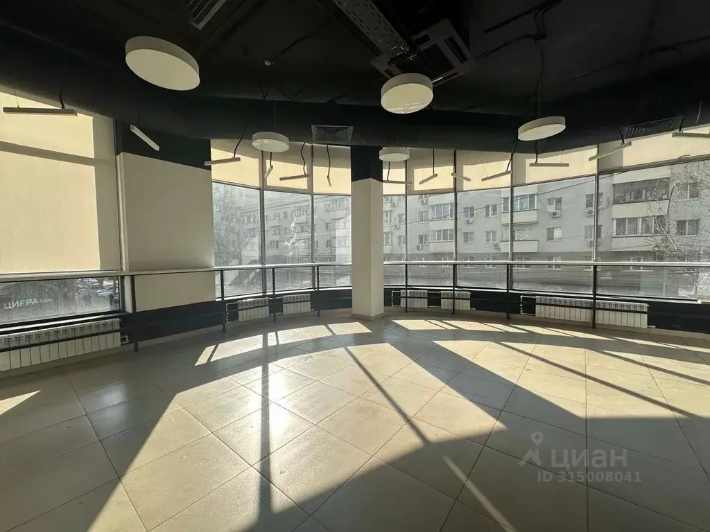 Офис в Саратовская область, Саратов ул. Имени Н.И. Вавилова, 38 (2500 ... - Фото 1