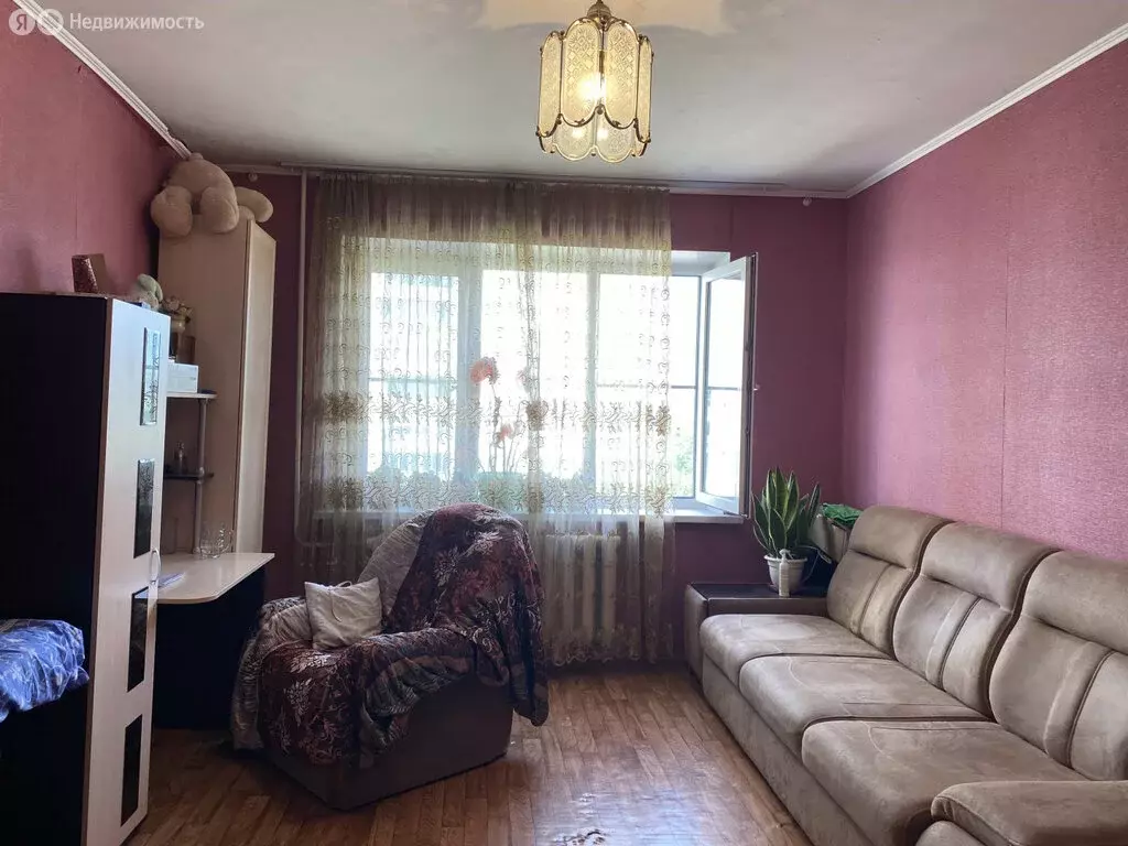 3-комнатная квартира: Саратов, улица имени С.Ф. Тархова, 3 (63 м) - Фото 0