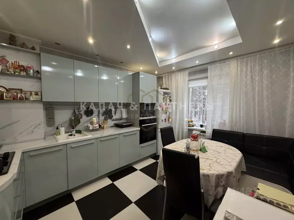 3-к кв. Свердловская область, Полевской Зеленый Бор-1 мкр, 21 (68.2 м) - Фото 1