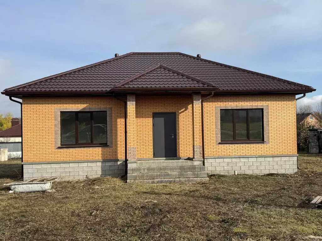 Дом в Белгородская область, Белгородский район, Беловское с/пос, с. ... - Фото 1