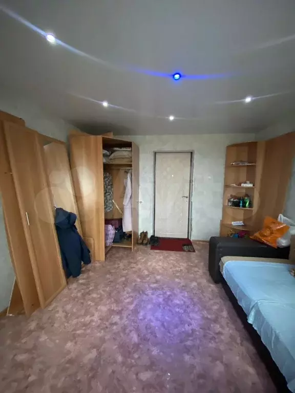 Комната 13,6 м в 4-к., 5/9 эт. - Фото 1