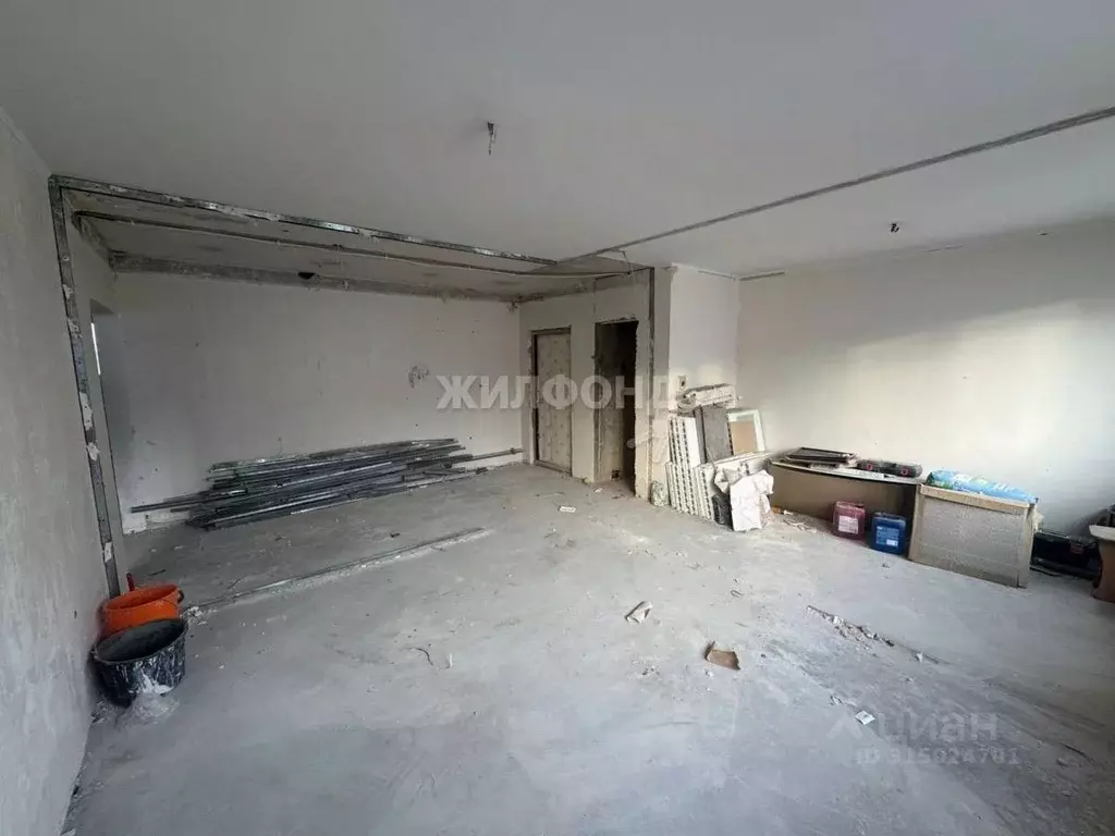 3-к кв. Астраханская область, Астрахань ул. Куликова, 42к1 (66.0 м) - Фото 0