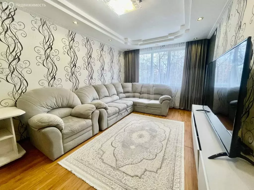 3-комнатная квартира: Тюмень, улица Александра Логунова, 20 (68 м) - Фото 2